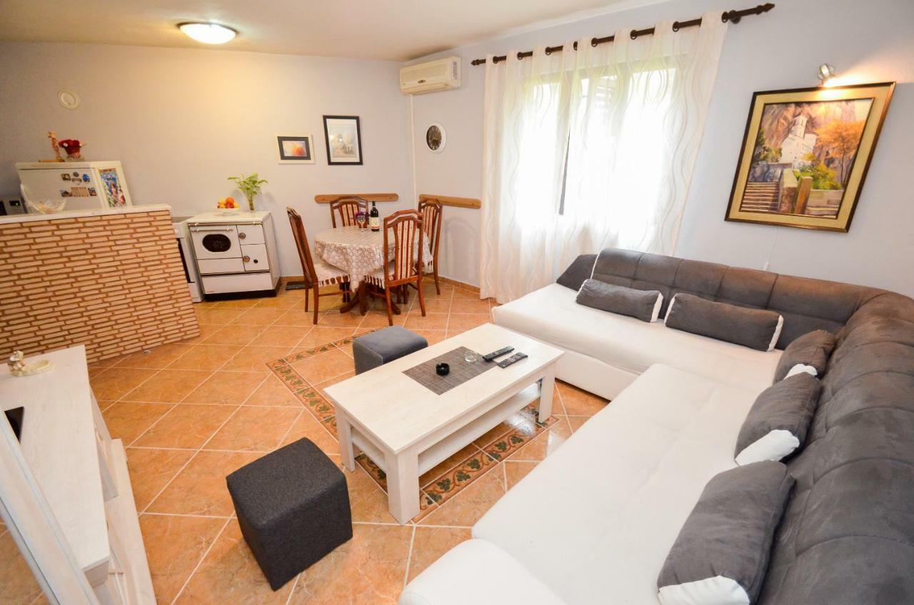 Apartment Buki Kotor Dış mekan fotoğraf